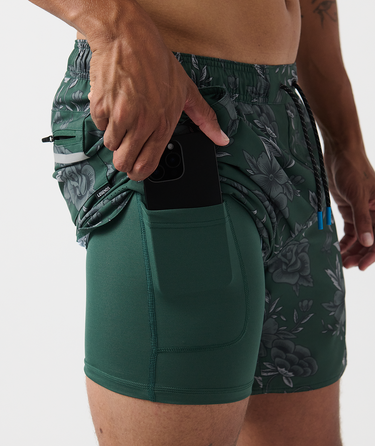 Luka Short Vintage Floral Dark Moss